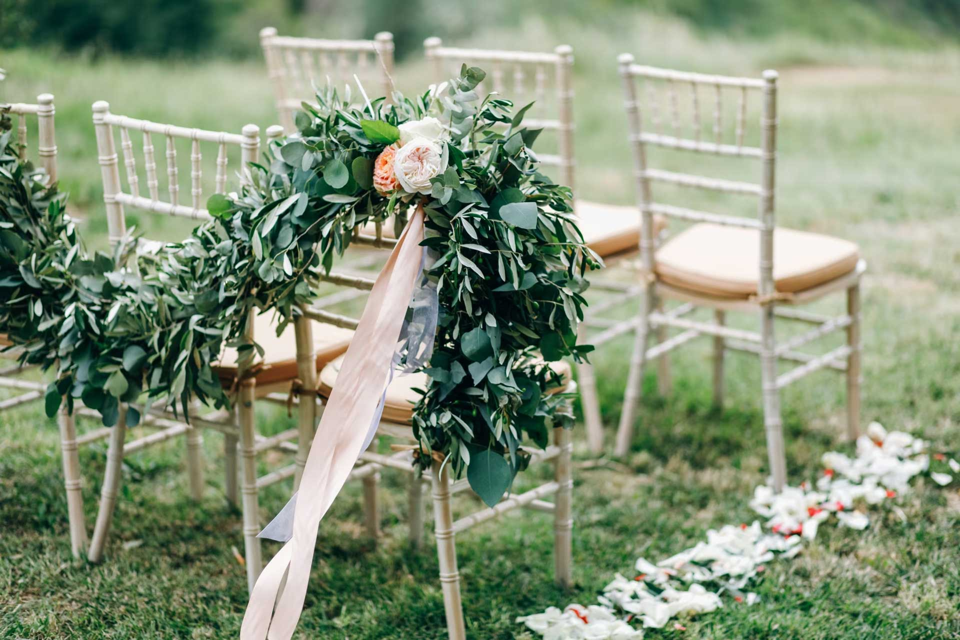 Sedie decorate per il matrimonio